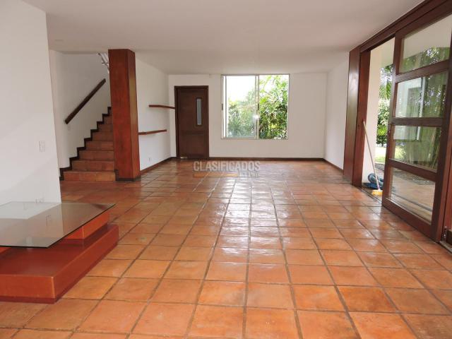 Casas, Venta en Ciudad Jardín