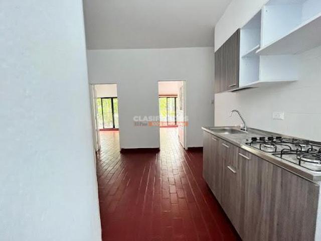 Apartamentos, Alquiler en Paseo de los Almendros