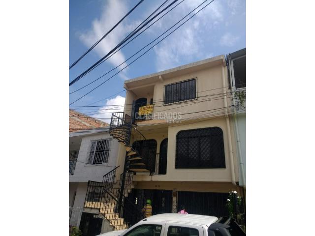 Casas, Alquiler en Prados de Oriente