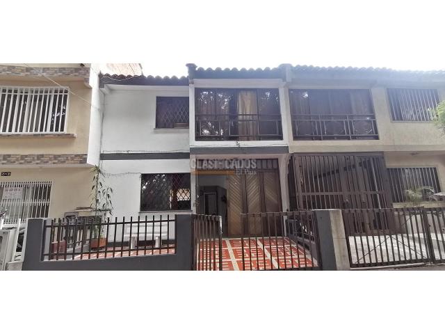 Casas, Venta en Ciudad 2.000