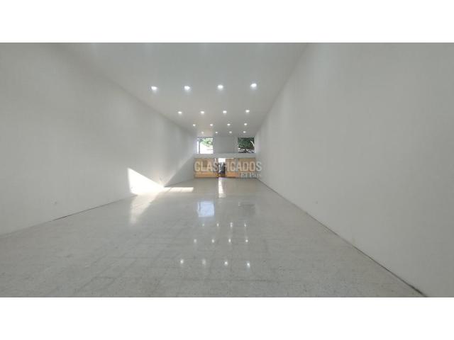 Locales y Bodegas, Venta en Santa Mónica Residencial