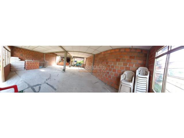 Casas, Venta en Manuela Beltrán