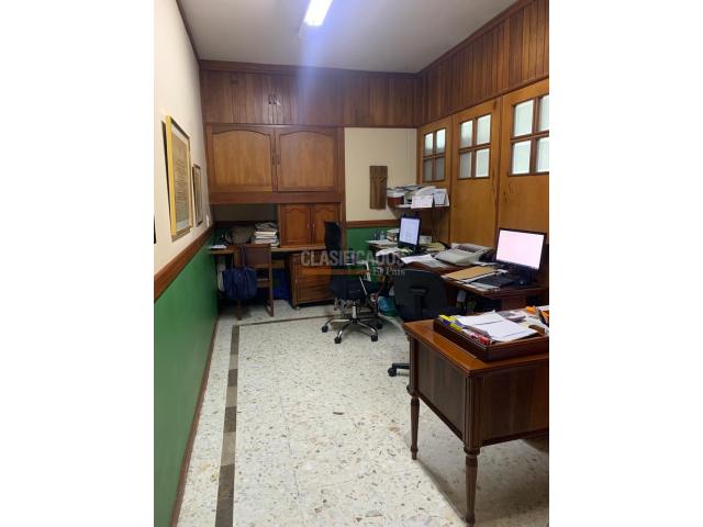 Oficinas y Consultorios, Venta en Santa Mónica Residencial