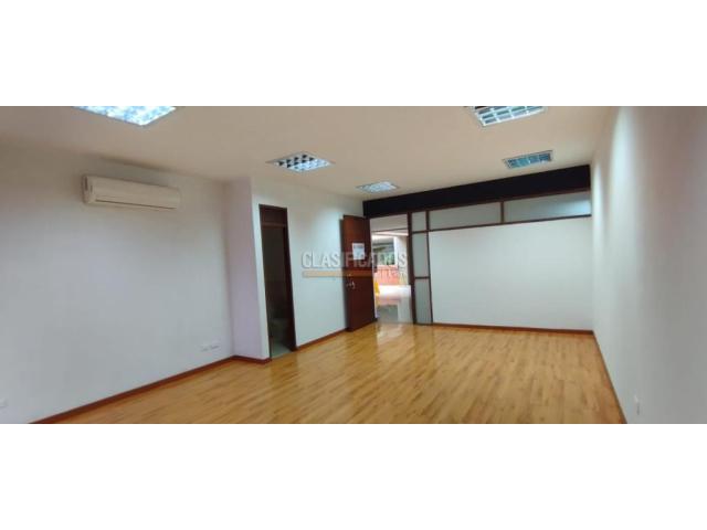 Oficinas y Consultorios, Venta en Chipichape