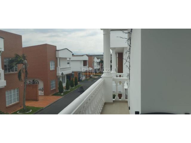 Casas, Venta en Ciudad Jardín