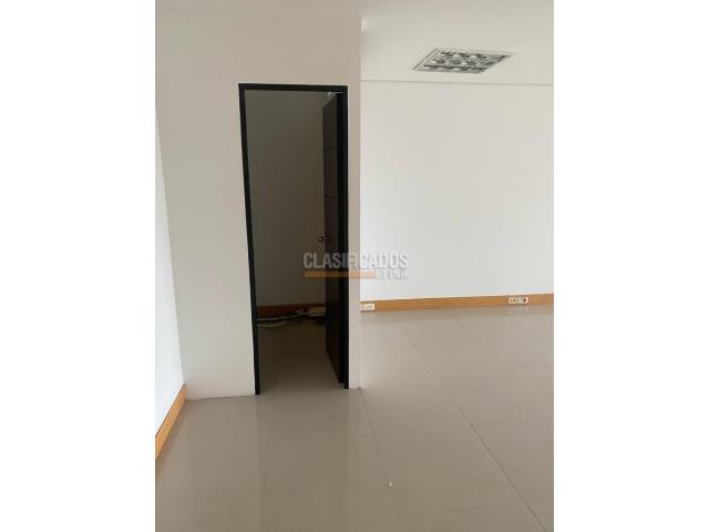 Oficinas y Consultorios, Venta en Santa Mónica Residencial