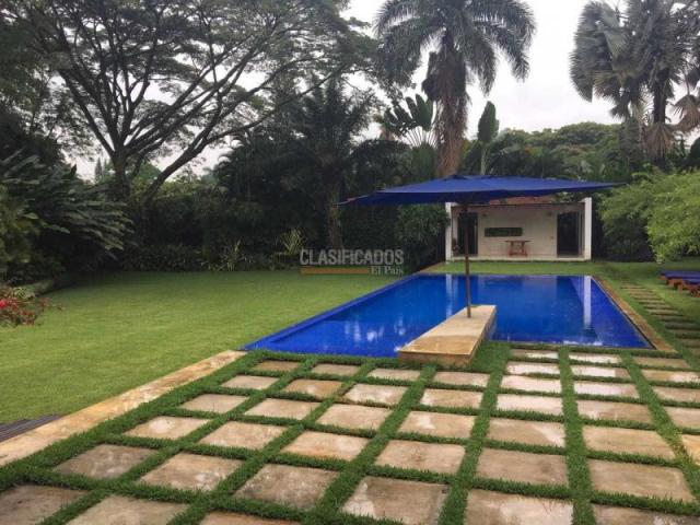 Casas, Venta en Ciudad Jardín