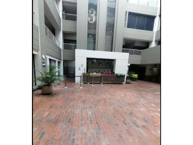 Oficinas y Consultorios, Alquiler en Centenario