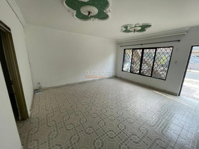 Casas, Alquiler en José Holguín Garcés