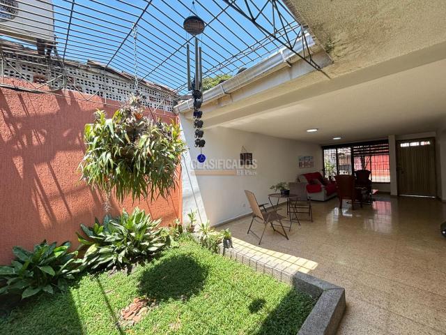 Casas, Venta en Prados del Norte