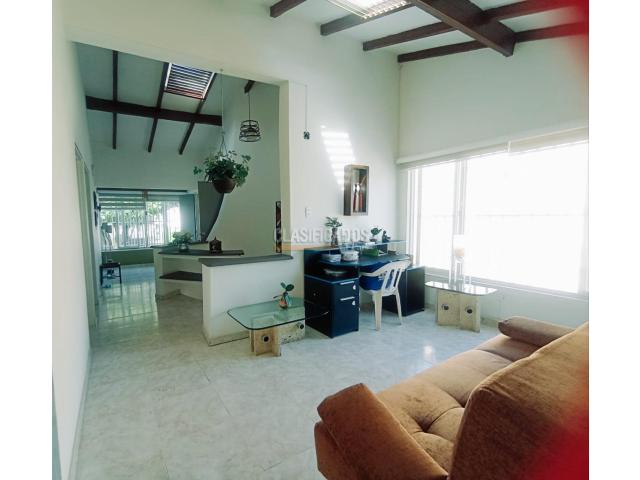 Casas, Venta en Prados del Norte