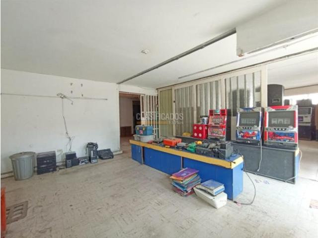 Locales y Bodegas, Alquiler en La Flora