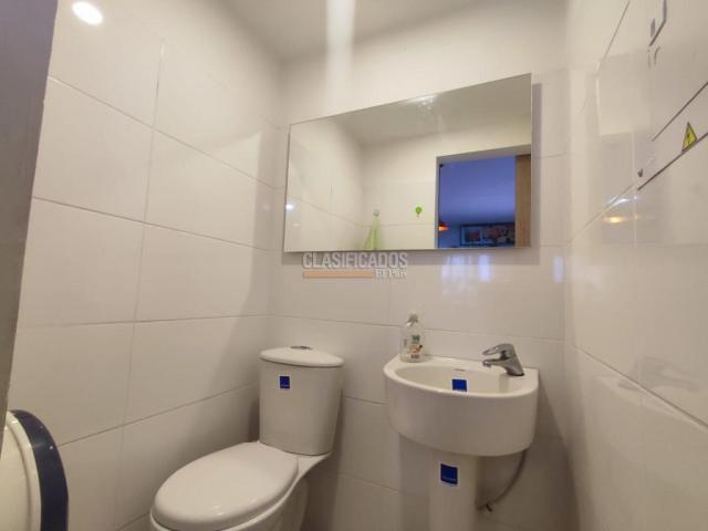 Locales y Bodegas, Venta en Centenario