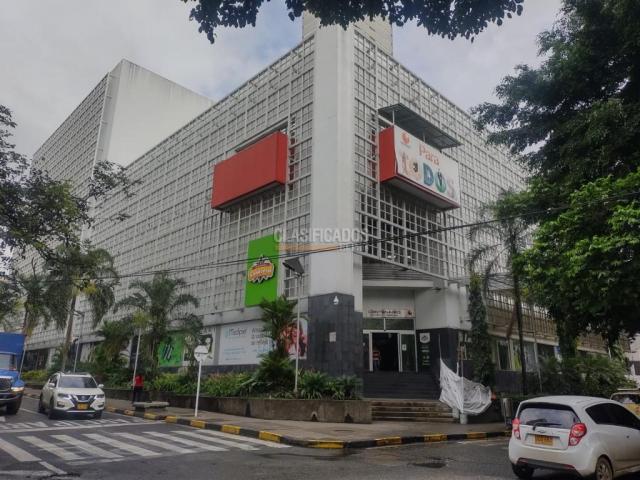 Locales y Bodegas, Alquiler en Centenario