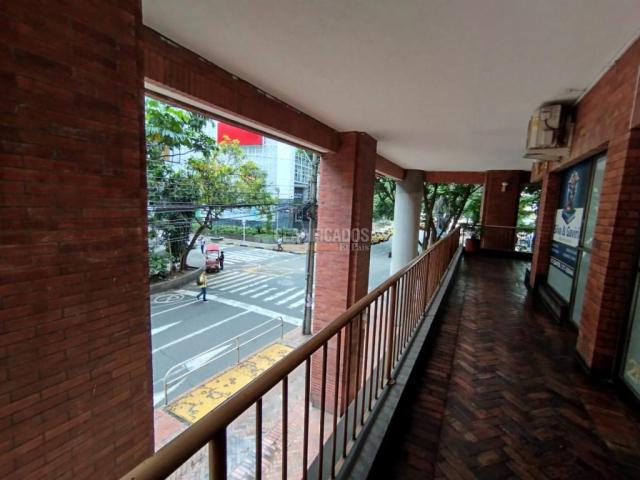 Oficinas y Consultorios, Alquiler en Centenario