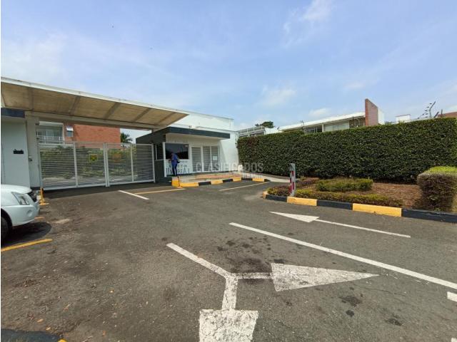 Casas, Venta en Ciudad Jardín