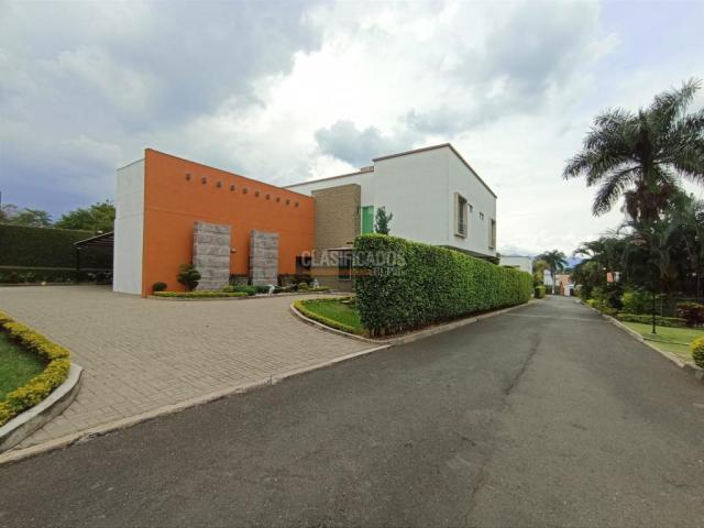 Casas, Venta en Ciudad Jardín