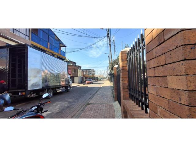 Locales y Bodegas, Alquiler en Cota