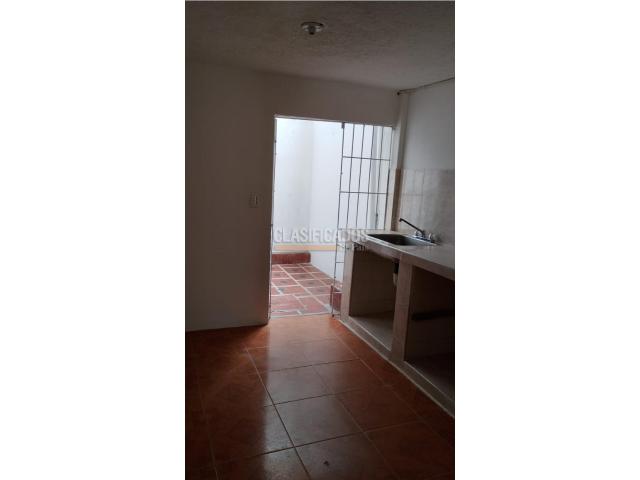 Casas, Alquiler en Floralia