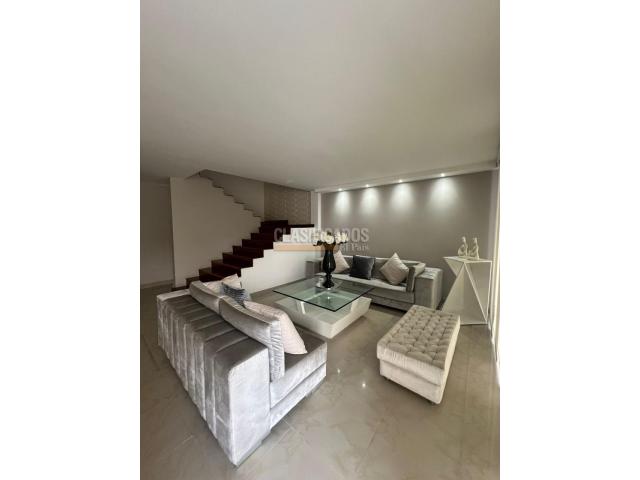 Casas, Venta en Ciudad Jardín