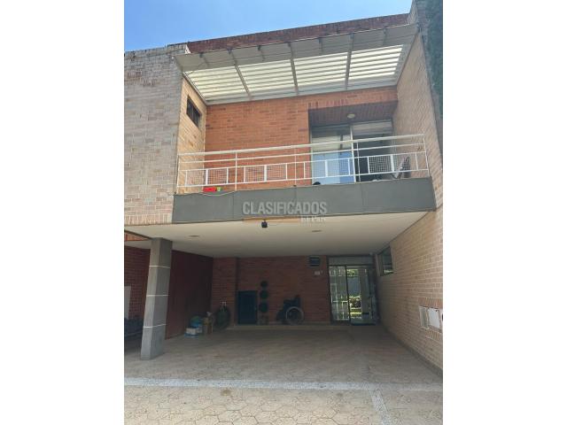 Casas, Venta en Ciudad Jardín