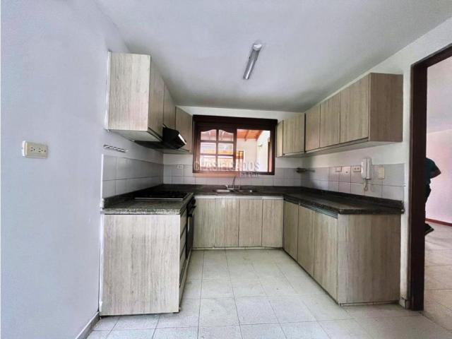 Casas, Venta en Ciudad Jardín