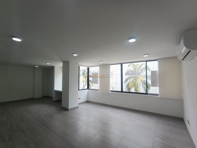 Oficinas y Consultorios, Alquiler en Centenario