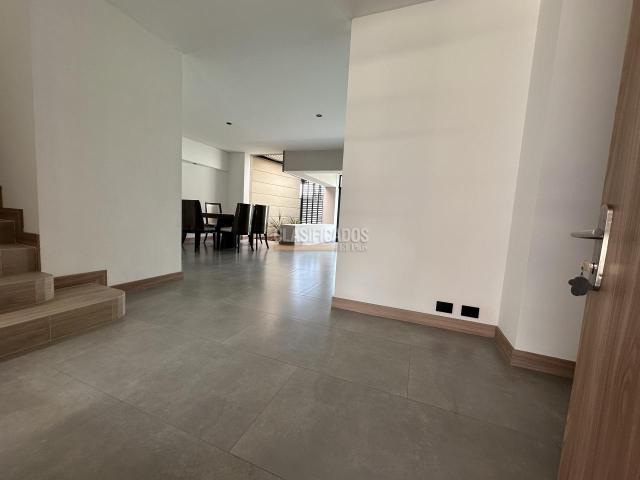 Casas, Venta en Ciudad Jardín