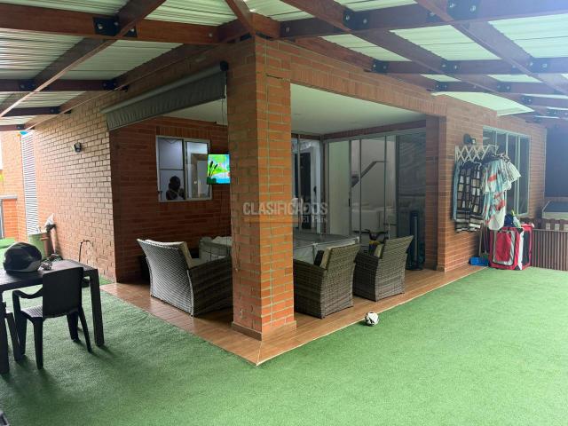 Casas, Venta en Ciudad Jardín