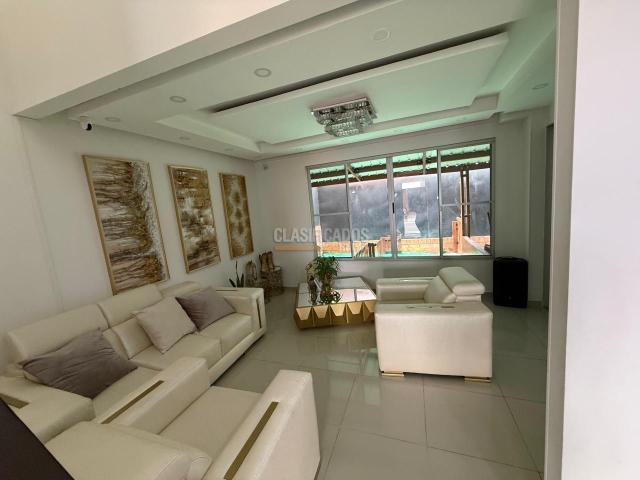 Casas, Venta en Ciudad Jardín