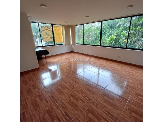 Oficinas y Consultorios, Alquiler en Centenario