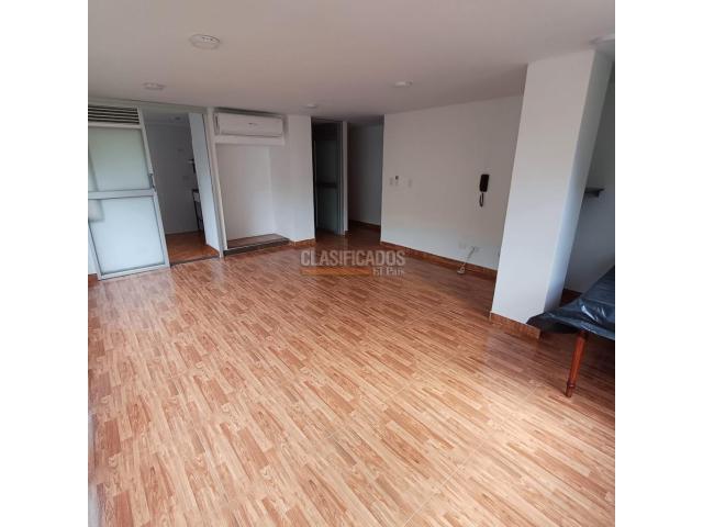 Oficinas y Consultorios, Alquiler en Centenario