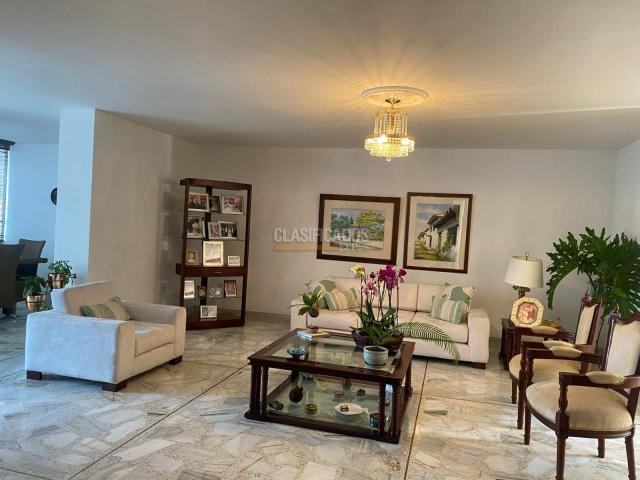 Apartamentos, Venta en Santa Mónica Residencial