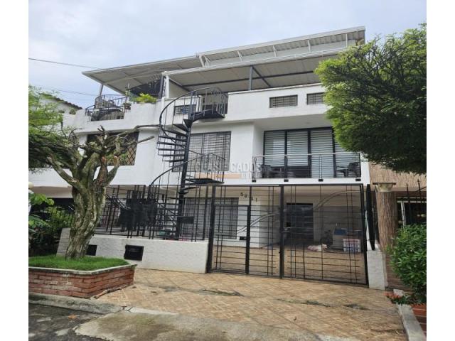 Casas, Venta en Ciudad 2.000