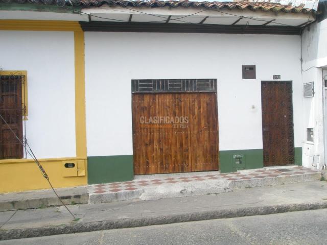 Casas, Venta en San Cayetano