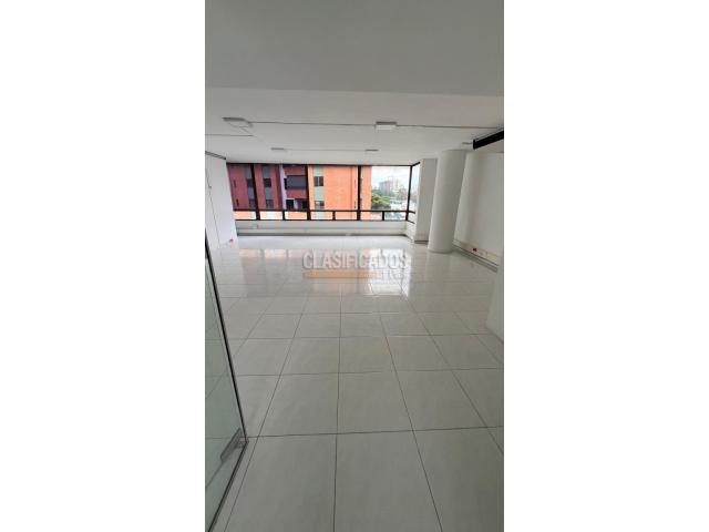 Oficinas y Consultorios, Alquiler en Santa Mónica Norte