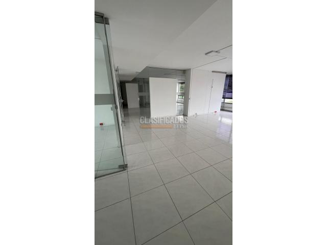 Oficinas y Consultorios, Alquiler en Santa Mónica Norte