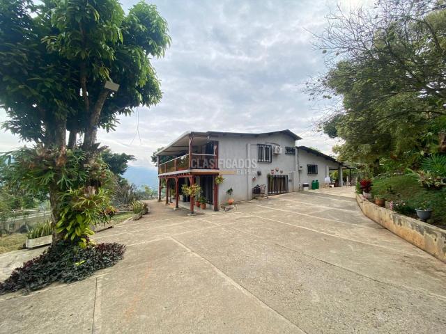 Casas, Venta en Cristo Rey