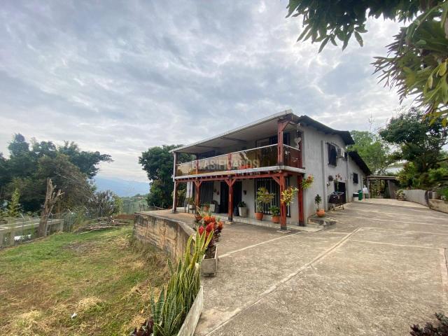 Casas, Venta en Cristo Rey