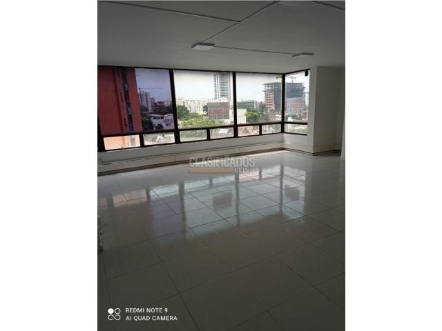 Oficinas y Consultorios, Alquiler en Santa Mónica Norte