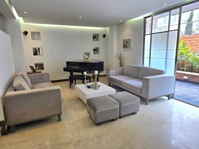 Casas, Venta en Ciudad Jardín