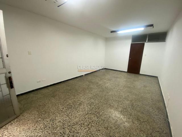 Oficinas y Consultorios, Alquiler en San Vicente