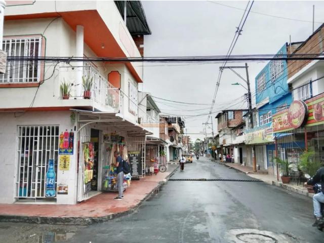 Locales y Bodegas, Alquiler en Alirio Mora Beltrán
