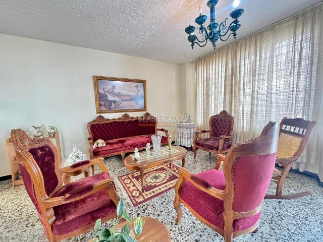 Casas, Venta en La Flora