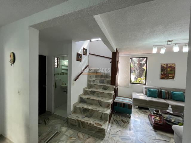 Casas, Venta en La Flora