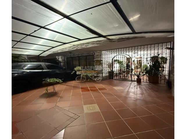 Casas, Venta en La Flora