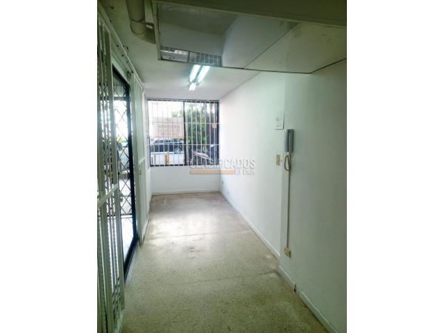 Locales y Bodegas, Alquiler en Versalles