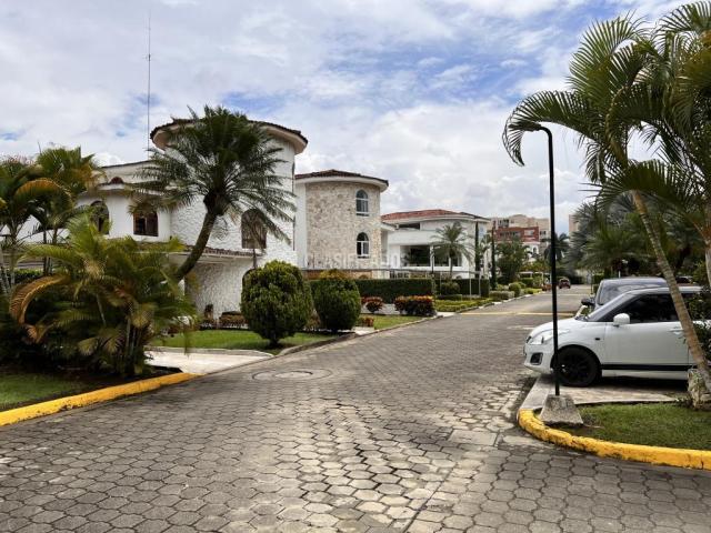 Casas, Alquiler en Ciudadela Pasoancho