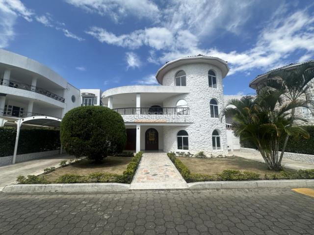 Casas, Alquiler en Ciudadela Pasoancho