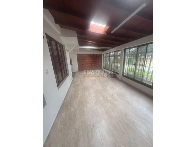 Casas, Venta en La Flora